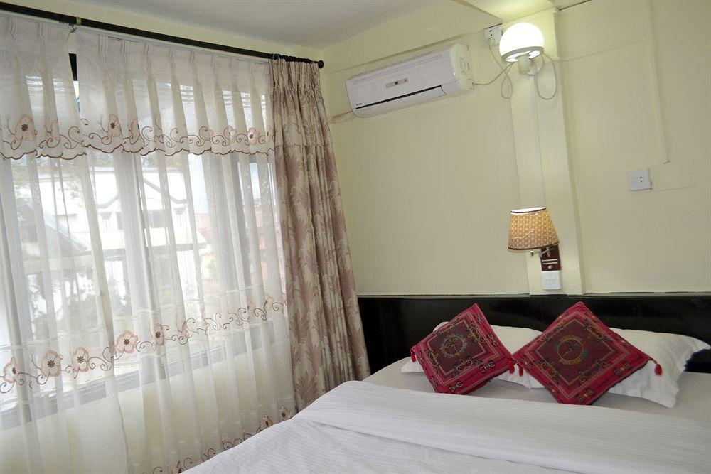 Pariwar B&B Катманду Екстер'єр фото