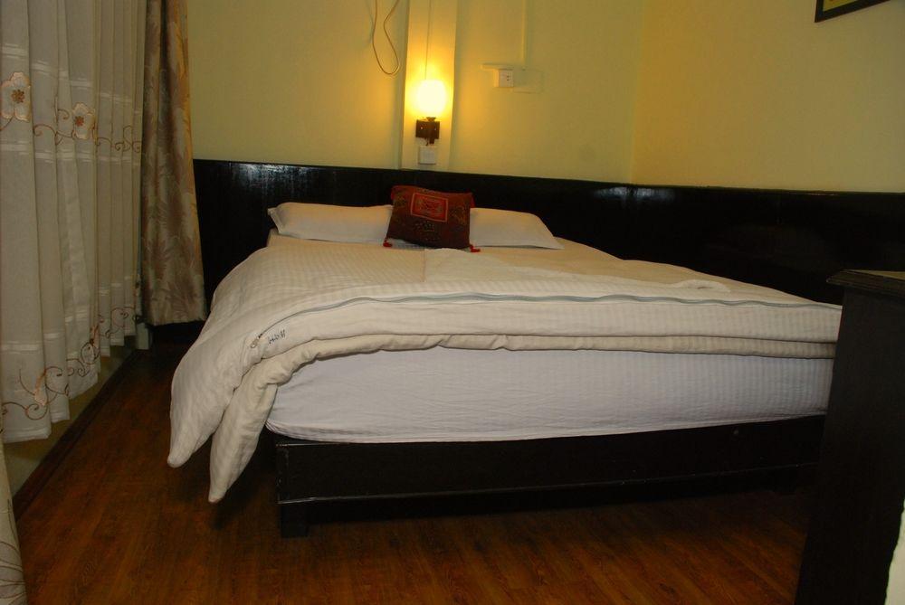 Pariwar B&B Катманду Екстер'єр фото