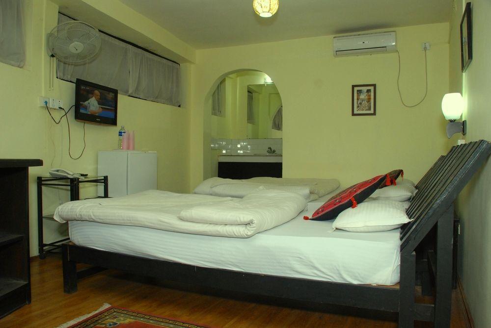 Pariwar B&B Катманду Екстер'єр фото