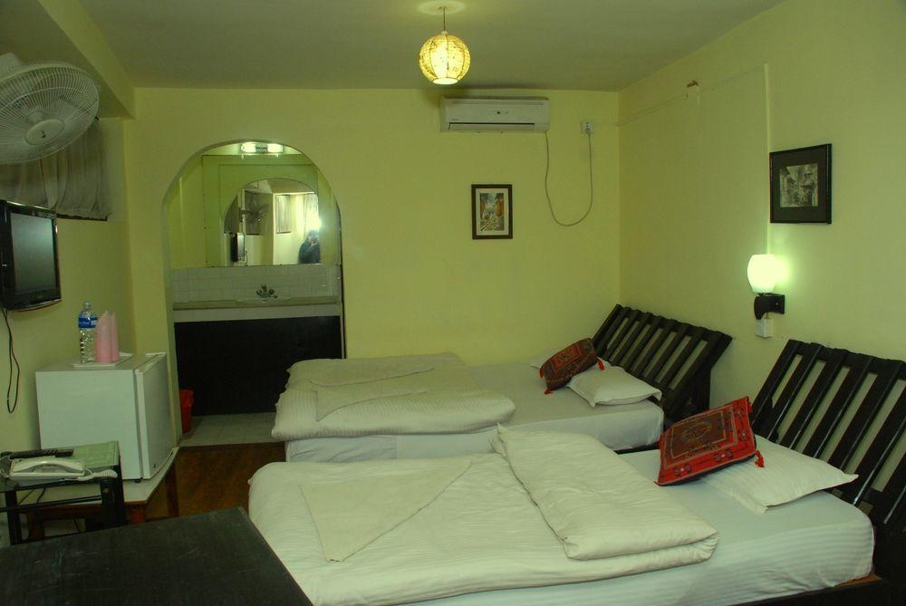 Pariwar B&B Катманду Екстер'єр фото