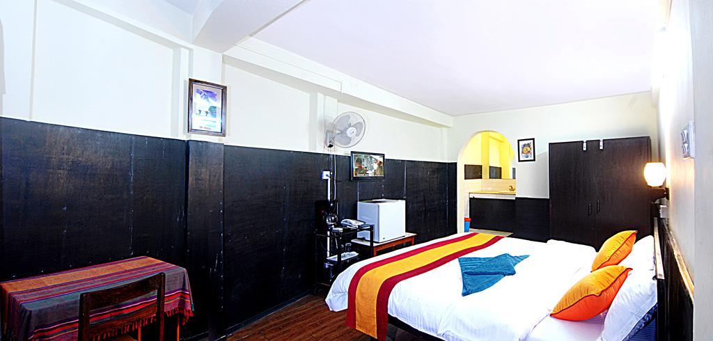 Pariwar B&B Катманду Екстер'єр фото